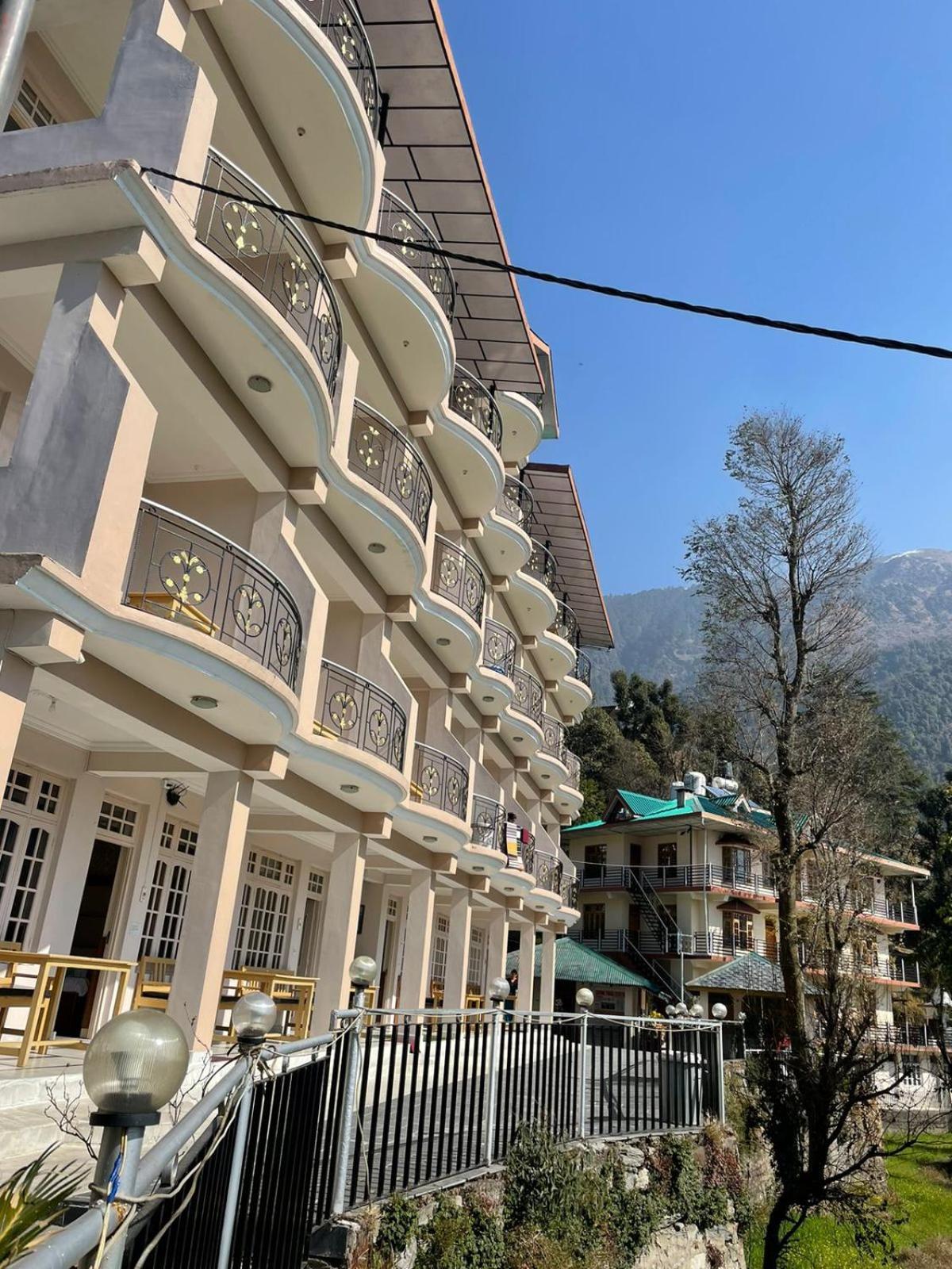 Sky Pie Hotel Dharamshala Esterno foto