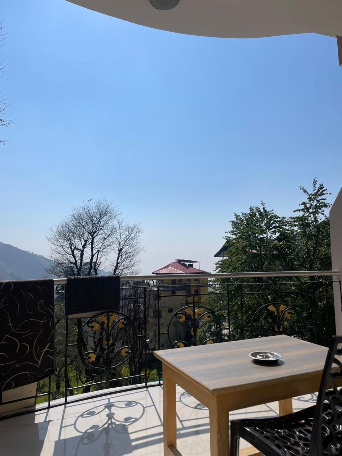 Sky Pie Hotel Dharamshala Esterno foto