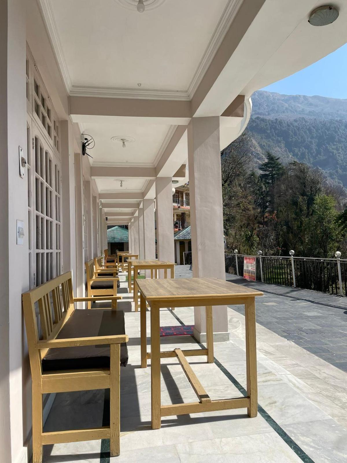 Sky Pie Hotel Dharamshala Esterno foto