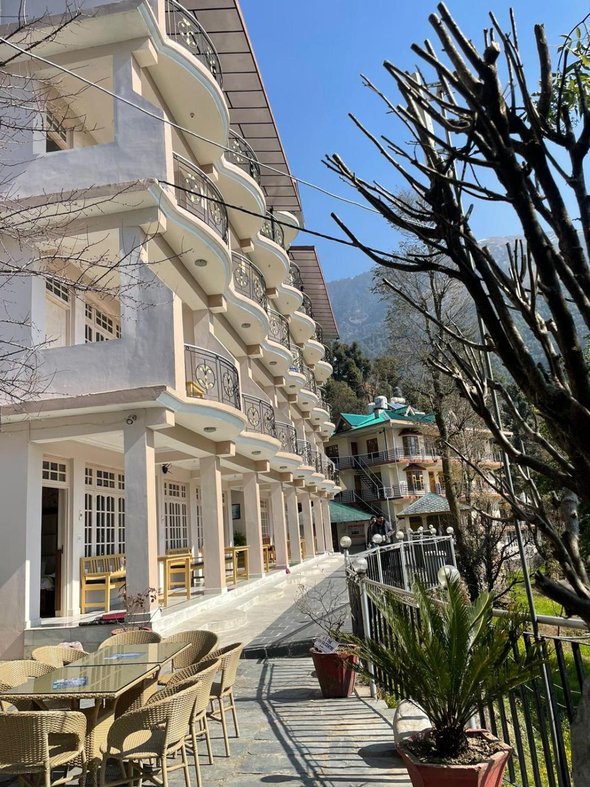 Sky Pie Hotel Dharamshala Esterno foto