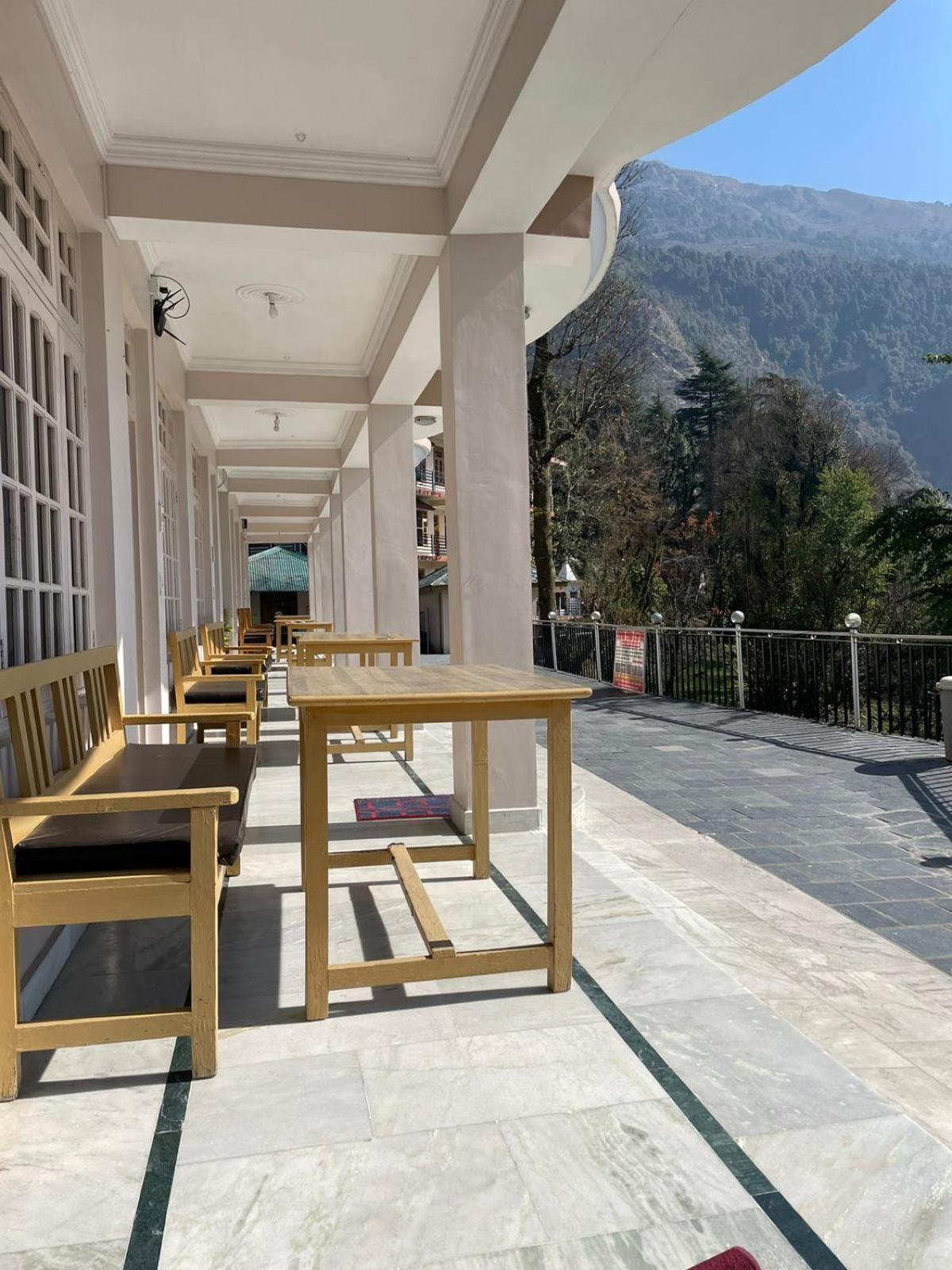 Sky Pie Hotel Dharamshala Esterno foto