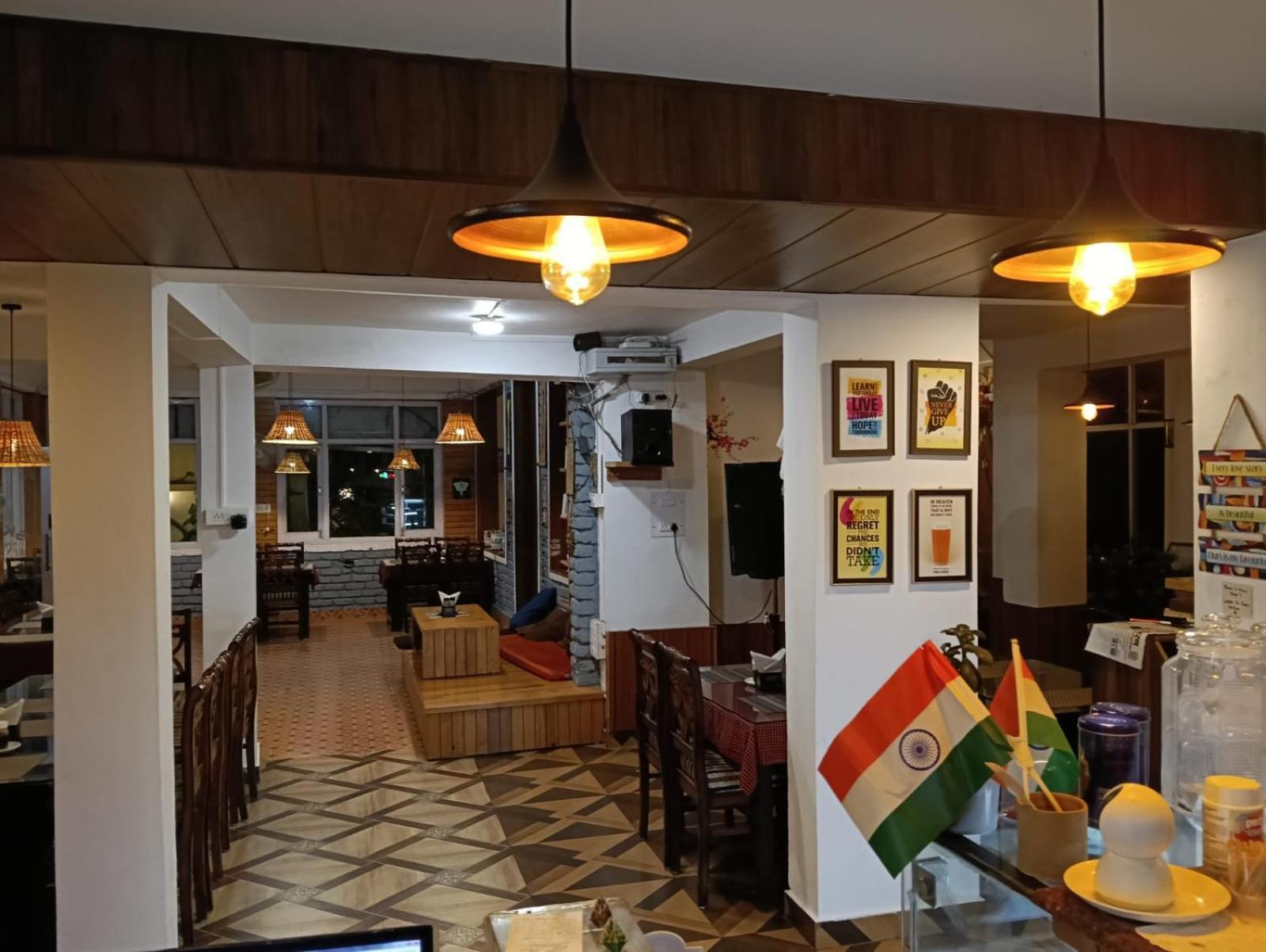Sky Pie Hotel Dharamshala Esterno foto